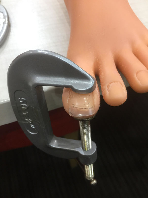 特製巻き爪・フットケア補正練習機１号　爪のスペシャリスト、足のスペシャリストになるために。