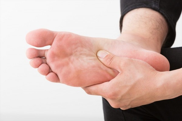 偏平足の原因とは？日常生活で気をつけるべきポイント